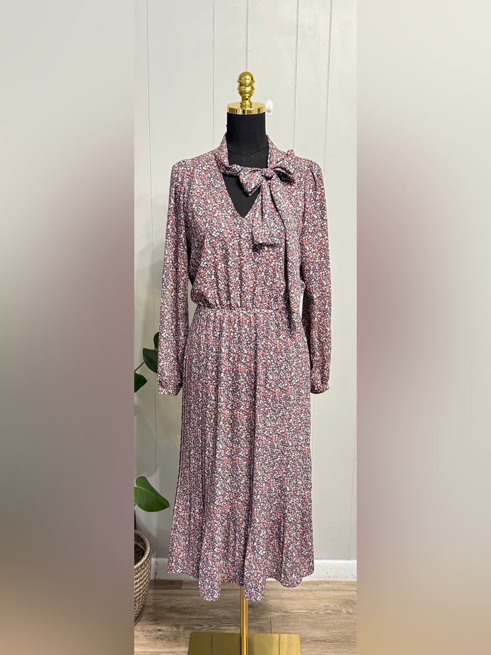 Banana Republic Pink Floral Tie-Neck Long Sleeve Midi Dress